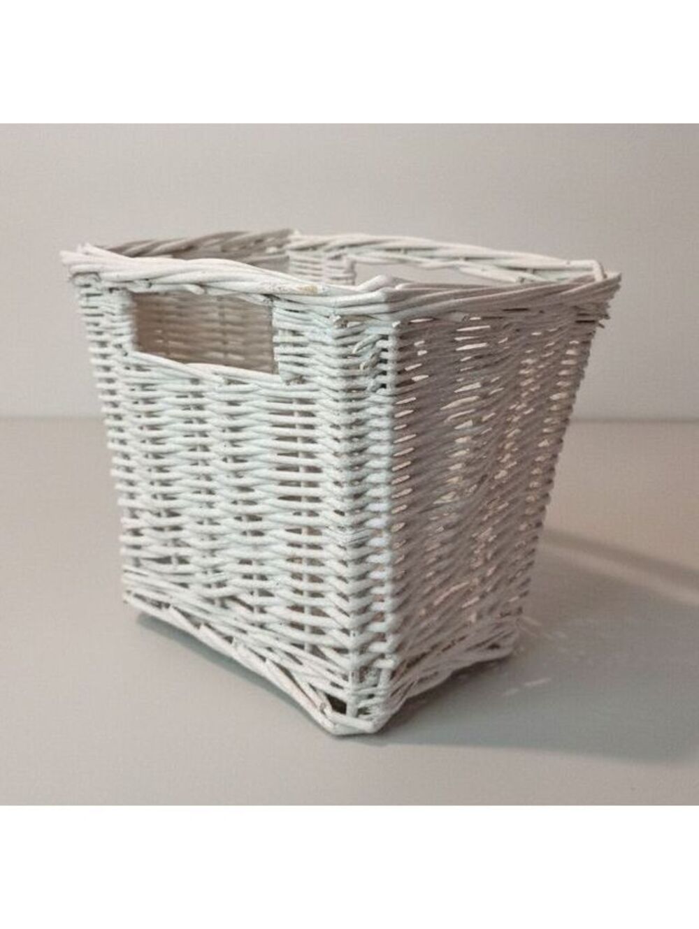 Vintage White Woven Wicker Kitchen/Office Storage Basket w Handles 5"x 7.5"